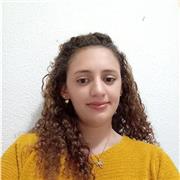 Profesora de Química y Matemática; con Pedagogía adaptada al nivel
